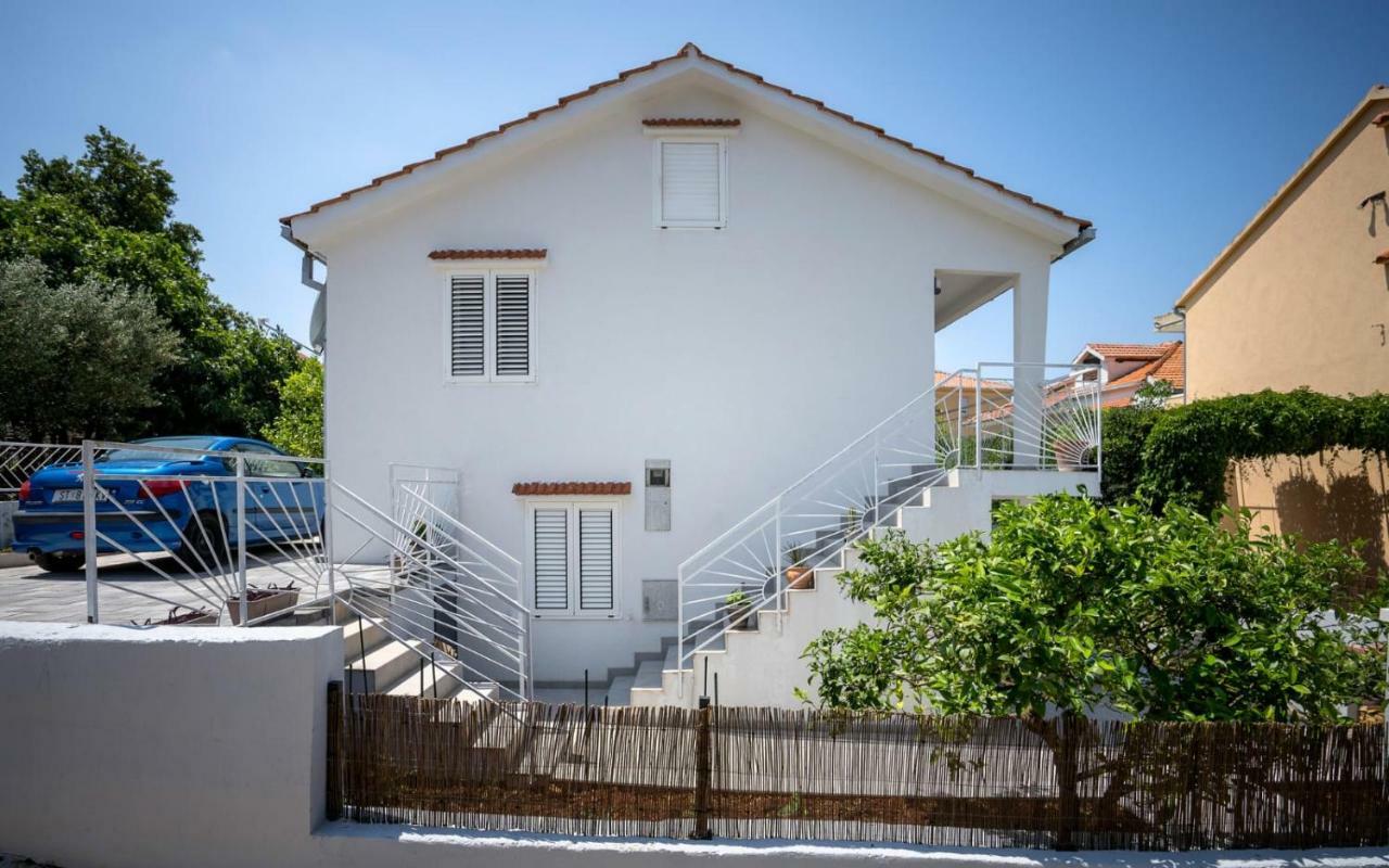 Belina * Stari Grad (Hvar)
